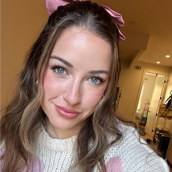 Meet your Posher, Kelsey - Picture 1 of 1